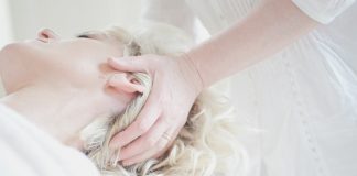 How to Pamper Your Hairs with a Massage