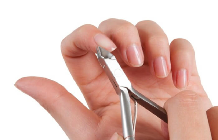 Cleaning and trimming of cuticles
